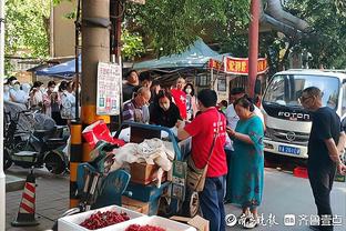 邮报：埃梅里在拜仁选帅名单中，但维拉相信他会长期留队